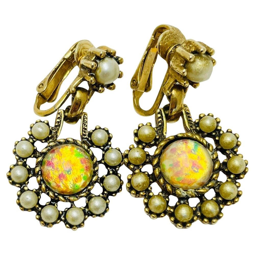 Vintage SARAH COVENTRY signed gold tone faux pearl drop earrings